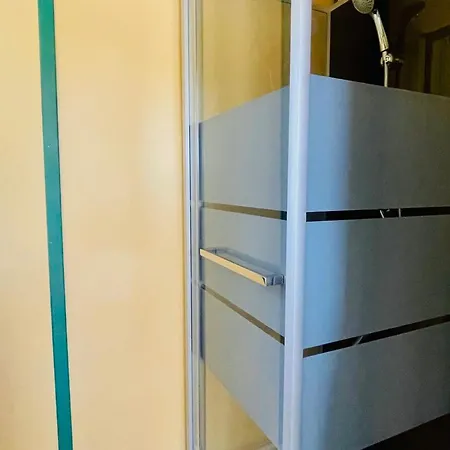 Cosy Avec Terrasse Pour 4 Personnes - Api-1-52-919 مكان تخييم Camon (Languedoc-Roussillon)