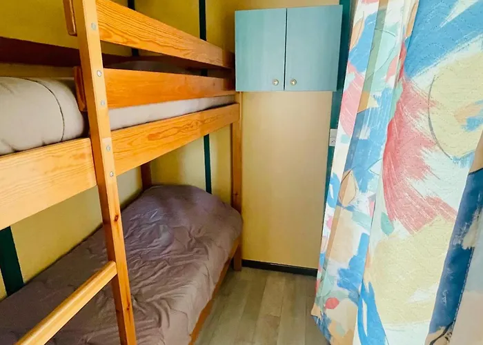 مكان تخييم Cosy Avec Terrasse Pour 4 Personnes - Api-1-52-919 Camon (Languedoc-Roussillon)