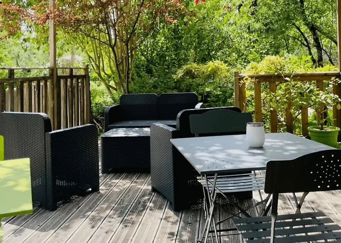 مكان تخييم Cosy Avec Terrasse Pour 4 Personnes - Api-1-52-919 Camon (Languedoc-Roussillon)